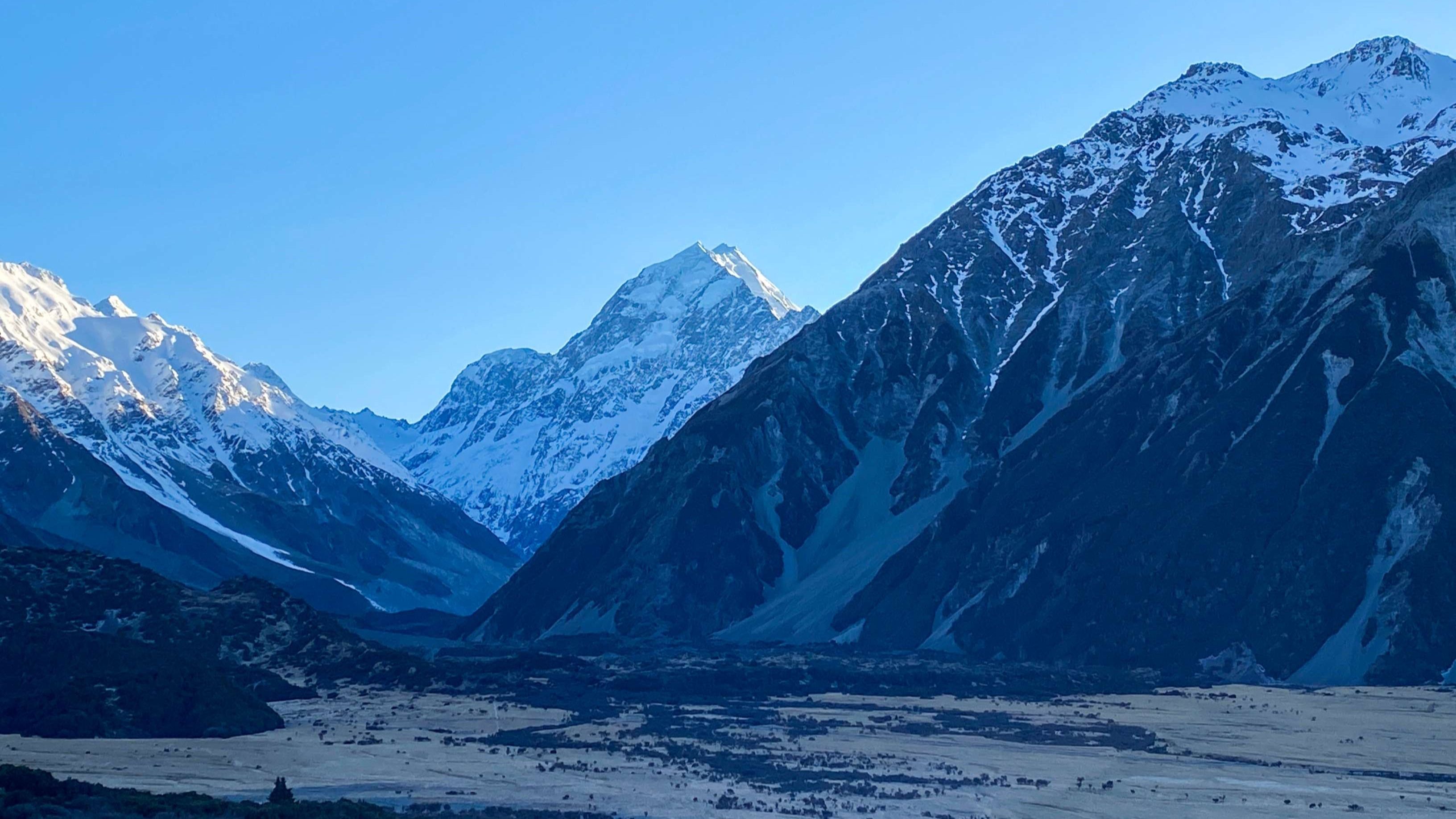 3 Climbers from US, Canada Feared Dead in Fall on New Zealand’s Highest Peak