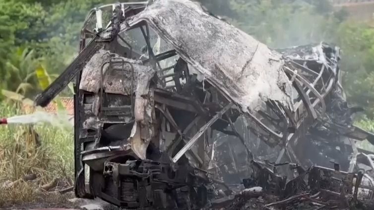 38 People Die in Crash Between Passenger Bus and Truck in Brazil