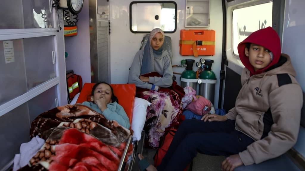 50 Sick and Wounded Children Begin Crossing From Gaza to Egypt in First Opening in Months