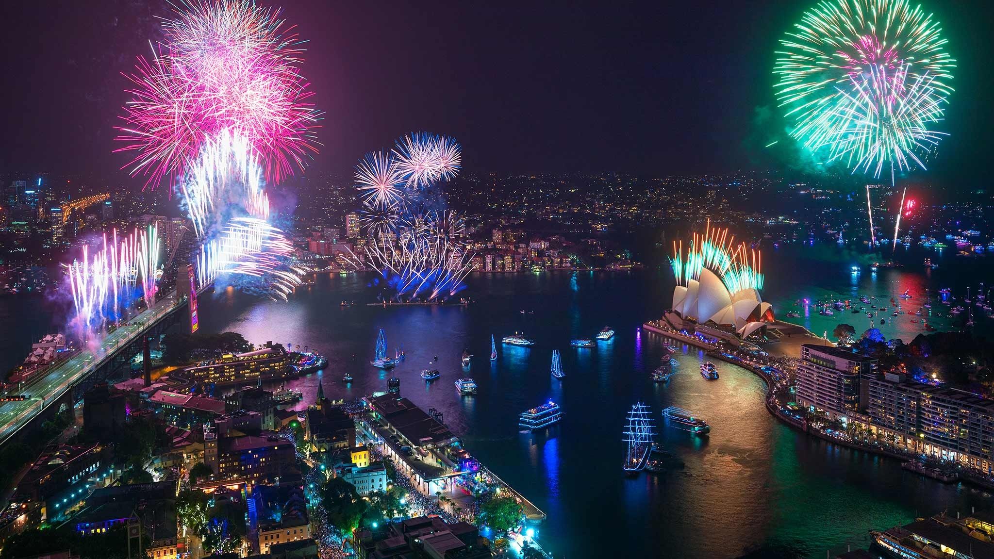 Sydney, Auckland Usher in New Year With Dazzling Display of Light And Fireworks | WATCH