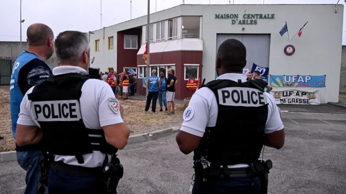 Staff Held Hostage By Prisoner at Arles Prison in France, Reports