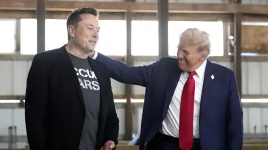 Trump Can’t Resist Bringing Up Musk — Even When Asked About NASA Overtime Pay