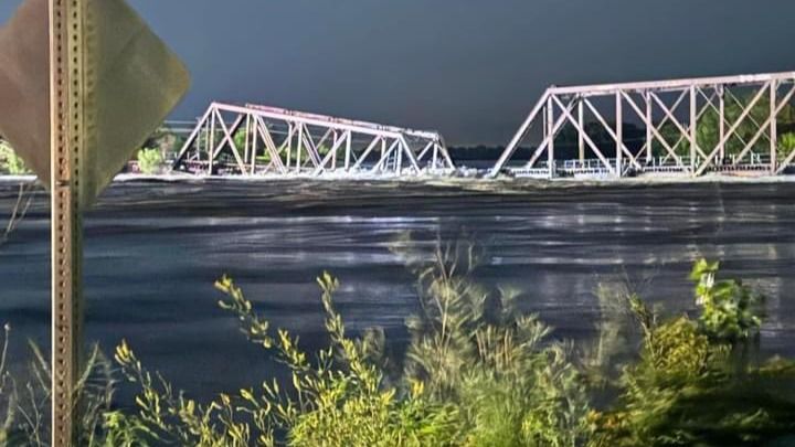 Train Bridge Collapses into River in Iowa’s Sioux City After Flood Wreaks Havoc in Region | Watch