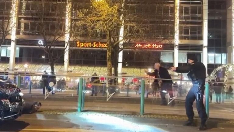 Dramatic Video! Moment When German Police Arrested the Christmas Market Attack Suspect