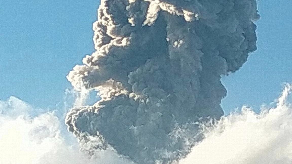 Indonesia’s Mount Marapi Volcano Erupts, Ash Column Reaches 2,000 Metres | WATCH