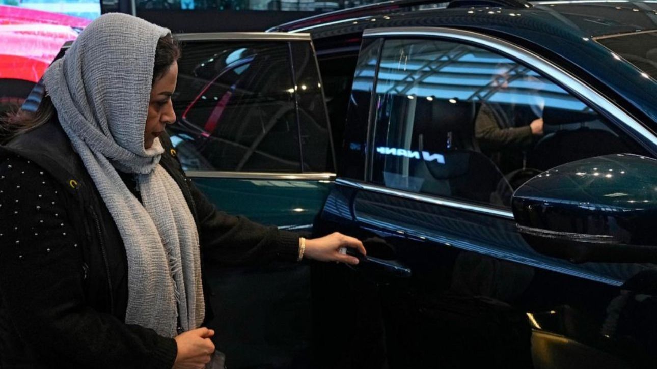 Iran Loosens Import Restrictions on Foreign Cars and iPhones, Trying to Mask Its Economic Woes