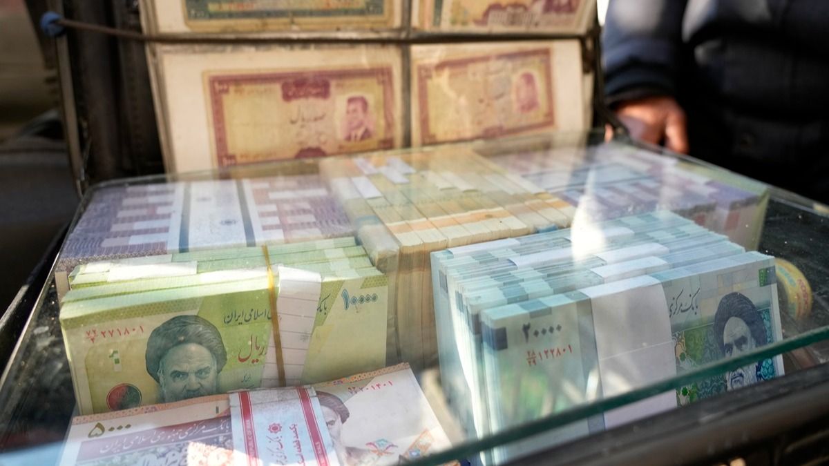 Iran’s Rial Plummets to Record Low Amid Regional Tensions And Energy Crisis