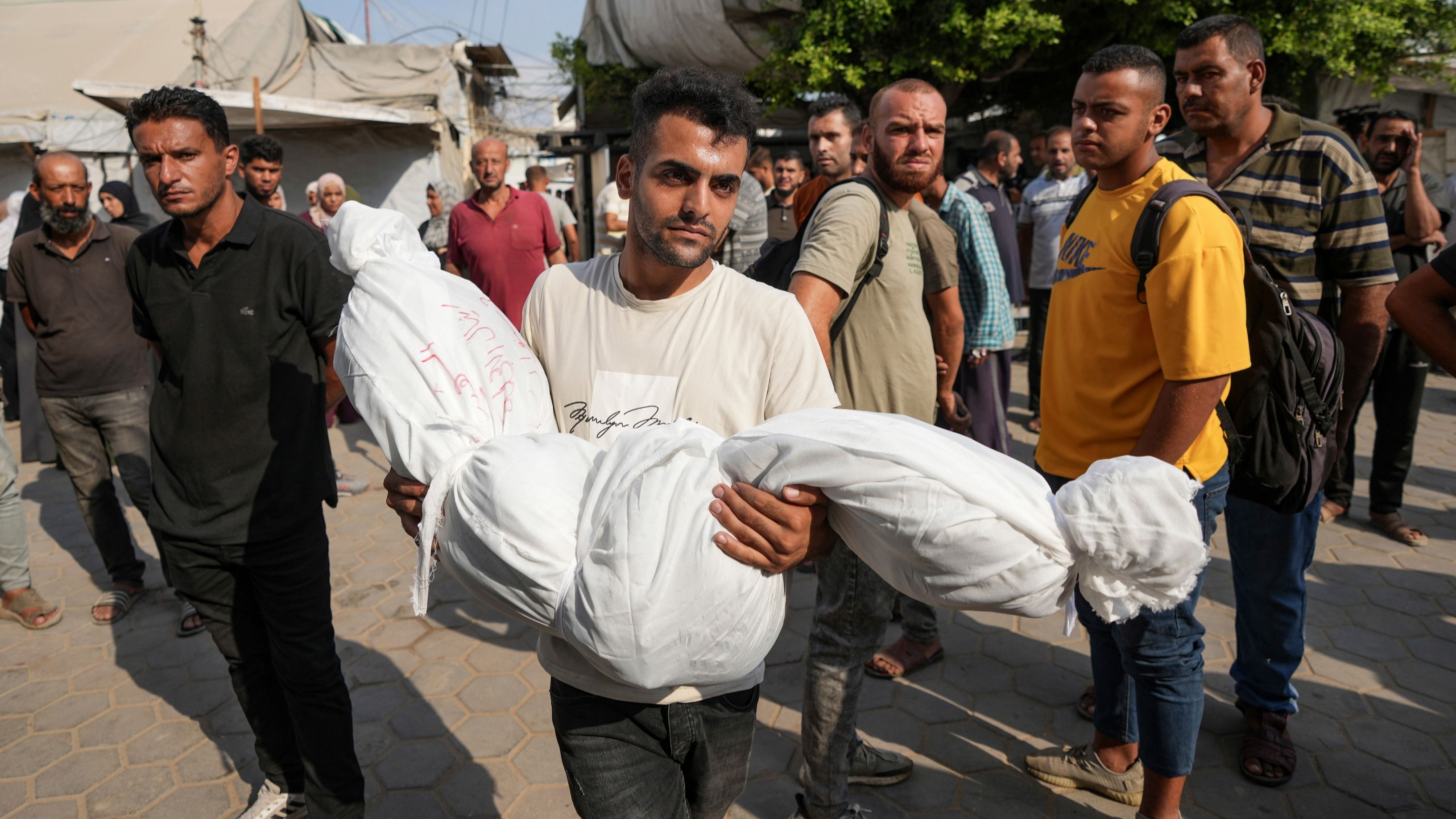 Israeli Airstrikes on Gaza Kill 14 People Preparing for Funeral of Activist Killed Earlier