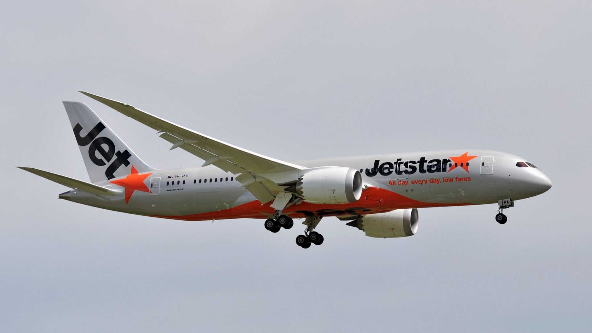 Man Opens Plane’s Door and Walks on Wing at Melbourne Airport, Arrested