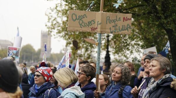 London Protesters Demand Water Companies Clean Up Sewage-Tainted Rivers