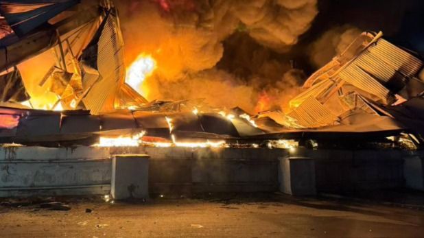 Massive Fire Breaks Out At 2500-Sq Metre Warehouse In Southern Moscow, Dousing Operations Underway