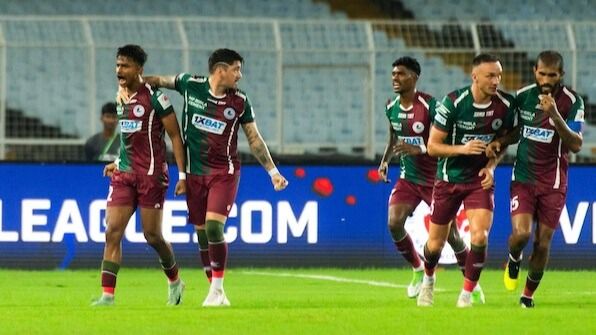 Mohun Bagan Defeat NorthEast United 3 2 In Hard Fought Comeback Victory