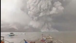 Watch: ‘Awe Inspiring’ Mount Ruang Volcano Eruption in Indonesia Resemble a Surreal Painting