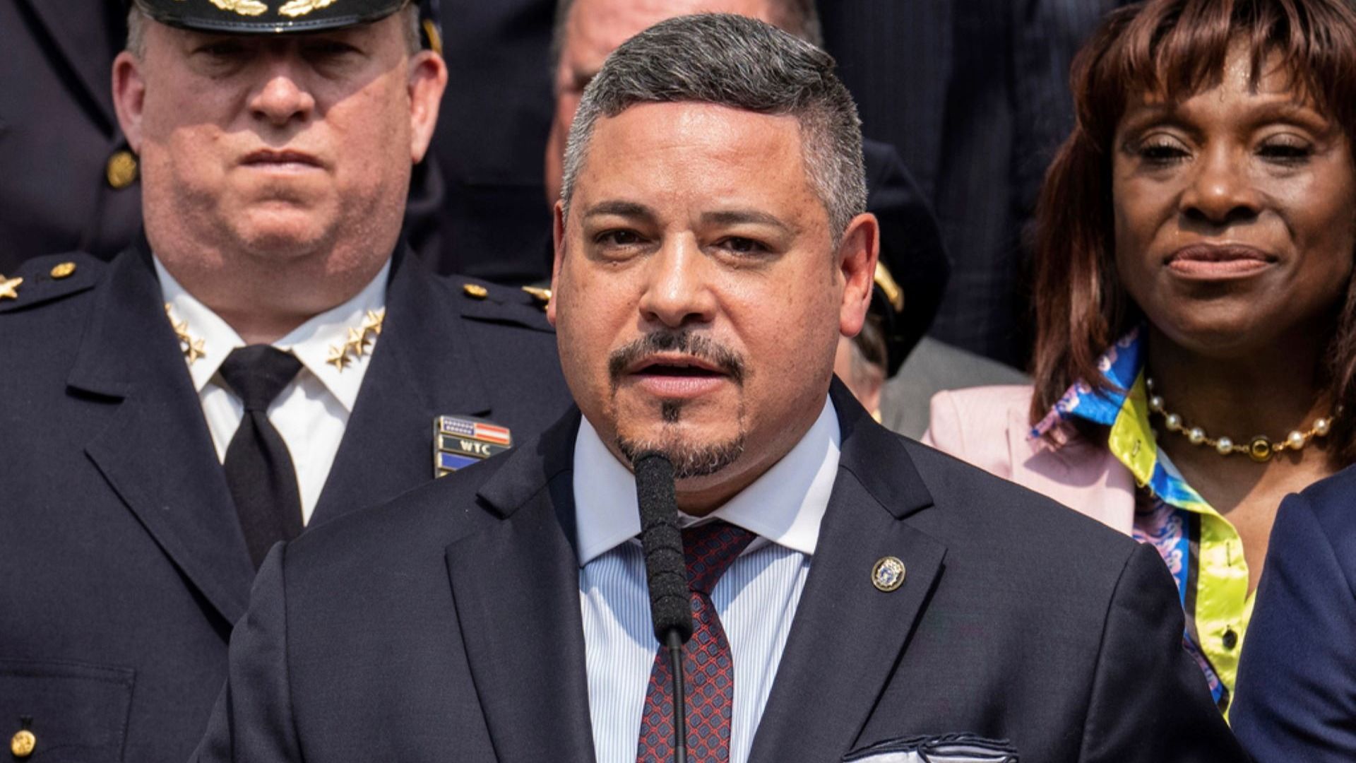 New York City Police Commissioner Resigns after his Phone was Seized in Federal Investigation