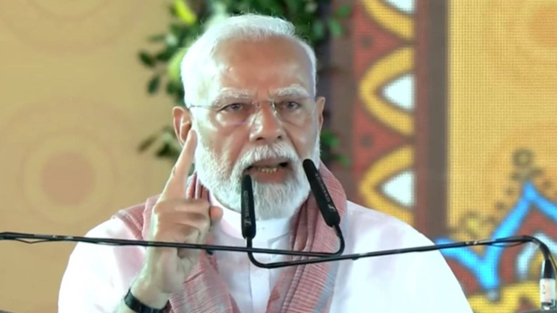 पहलगमच्या दहशतवाद्यांचा शेवट, पंतप्रधान मोदींनी मातीमध्ये मिसळण्यासाठी युगाला स्पर्श केला; खुल्या व्यासपीठावरून सांगितले- मी अशी शिक्षा थरथरणार आहे