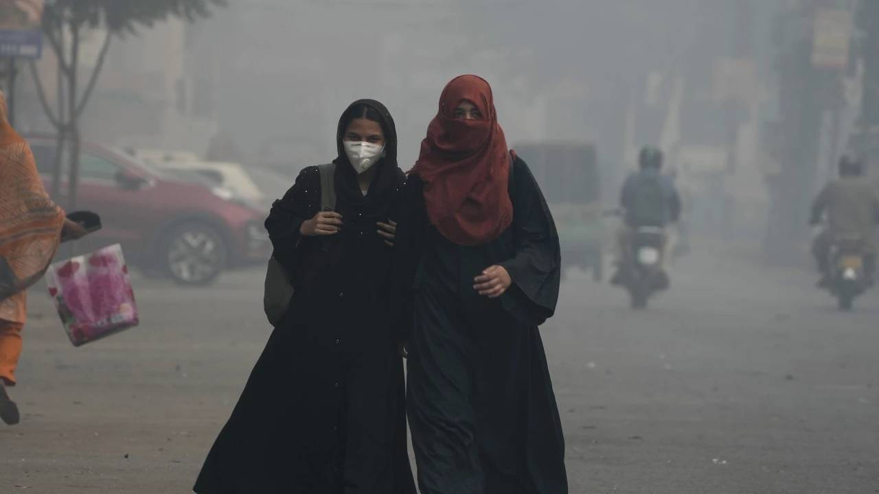 Pakistan Among World’s Most Polluted Countries, Ranks 3rd Globally in 2024 as Smog Crisis Deepens