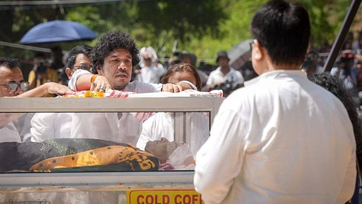 पापोन ने नम आंखों से दी अपने दोस्त जुबीन गर्ग को अंतिम विदाई, फ्यूनरल से शेयर की दिल तोड़ने वाली फोटो