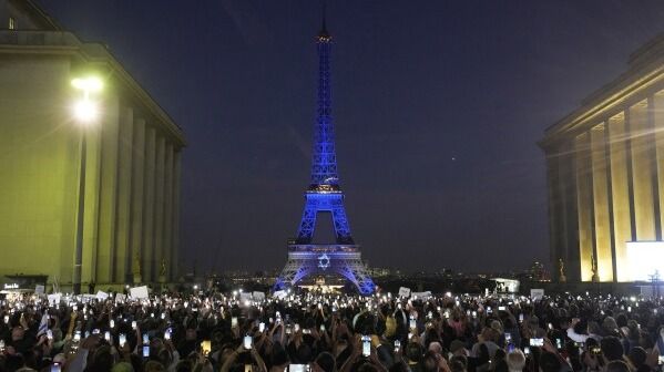 Thousands Gather in Paris to Pay Tribute to October 7 Victims Ahead of Anniversary