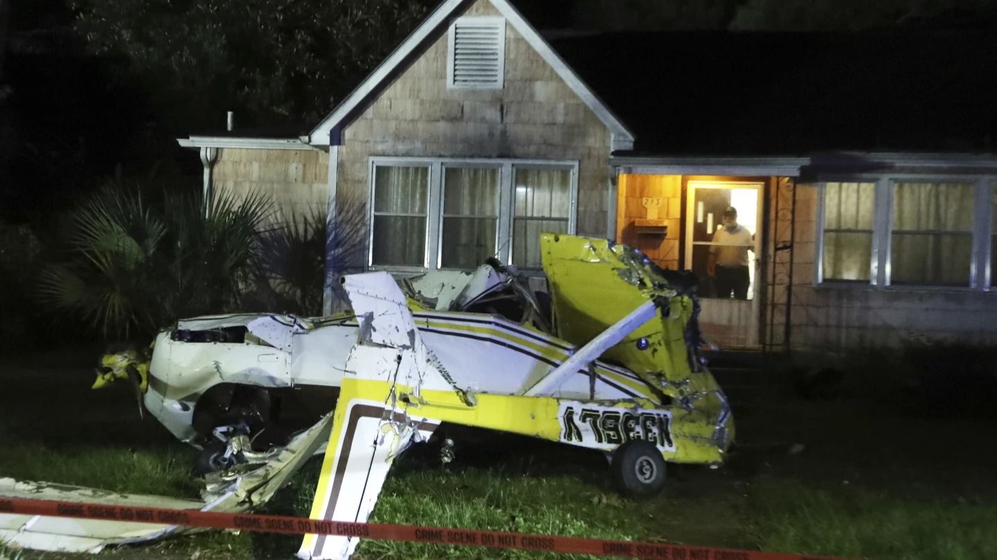 Pilot Killed and Passenger Injured as Small Plane Crashes in Georgia Neighborhood