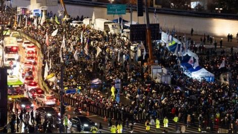 VIDEO: Crowd Storms South Korean Parliament Amid Martial Law Unrest