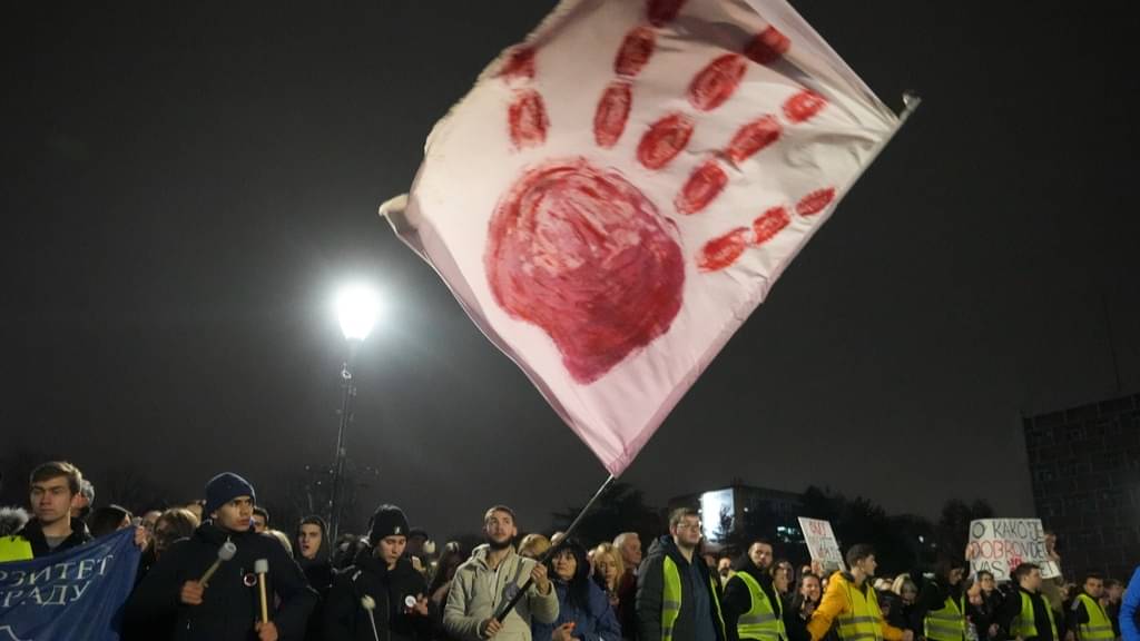 Tensions Rise in Serbia as Students and President Vucic Hold Parallel Rallies Over Railway Disaster