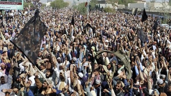 Thousands Protest in NW Pakistan After Military Attack on Peace March