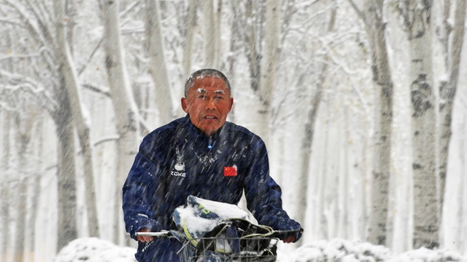 Heavy Snow Hits Northeastern China