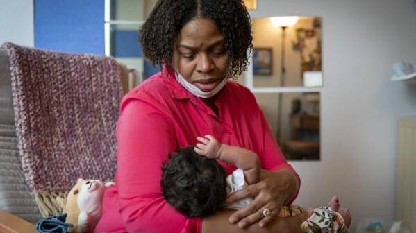 Racial Gap Widened In Deaths Among US Moms Around Time Of Childbirth