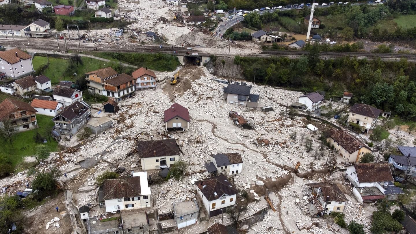 International Rescue Teams Arrive in Bosnia After Devastating Floods, Landslides