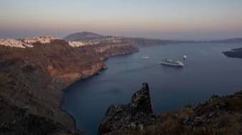 Emergency Crews Deployed on Santorini as an Earthquake Swarm Worries Greek Experts