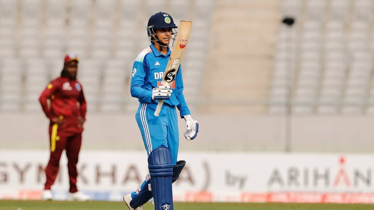 smriti-mandhana-1734869721684-16_9.webp?tr=f-jpeg