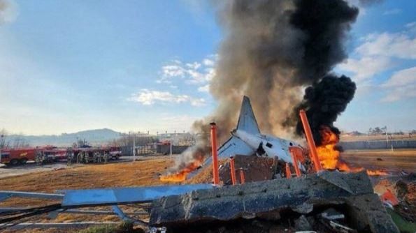 South Korea Video Captures Moment After The Plane Crash During Landing