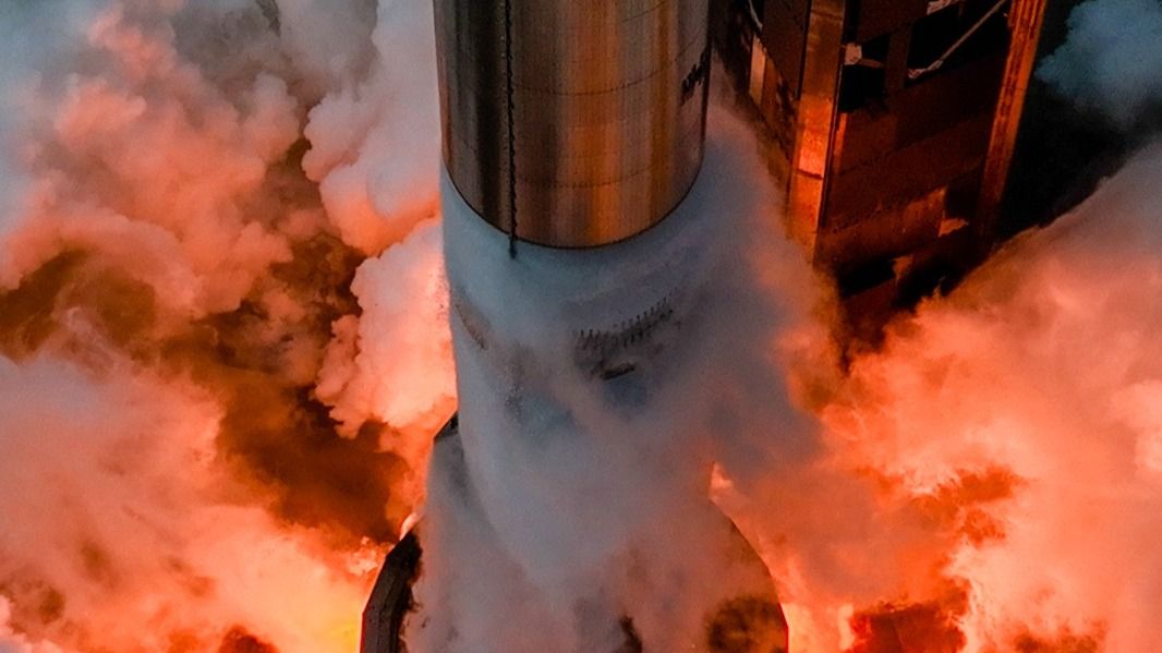 Elon Musk’s SpaceX Powers Up Super Heavy Rocket for Critical 7th Test