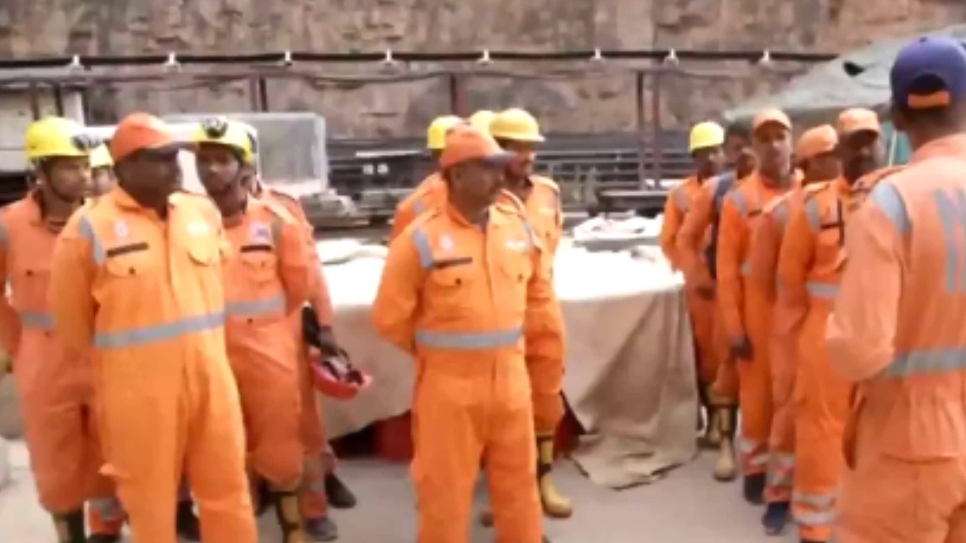 तेलंगणा बोगद्याचे बचाव: बोगद्यात अडकलेल्या 10 दिवसांच्या मजुरीनंतरही रोबोटला बचावासाठी मदत केली जाऊ शकते तेलंगणा बोगद्याचे बचाव: बोगद्यात अडकलेल्या 10 दिवसांच्या मजुरीनंतरही रोबोटला बचावासाठी मदत केली जाऊ शकते