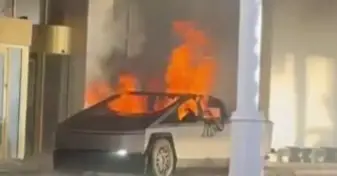 Tesla Cybertruck Catches Fire, Explodes Outside Trump’s Las Vegas Hotel |VIDEO