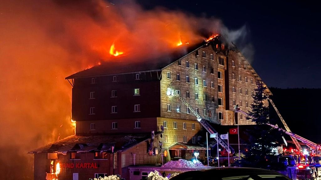 10 Dead, 32 Injured in Hotel Fire at Ski Resort in Northwestern Turkey