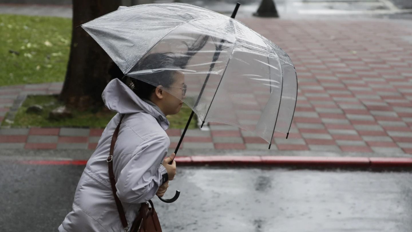 Typhoon Gaemi Hits Taiwan, Causing Floods, Landslides, and Casualties