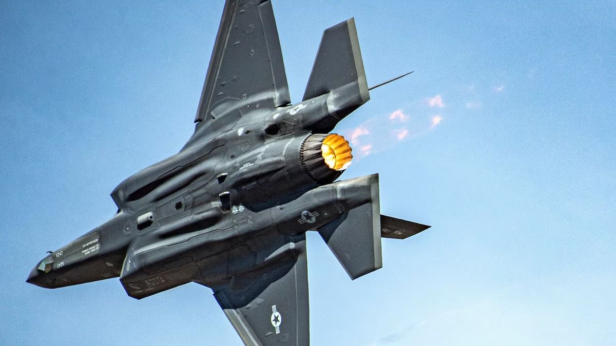 US Military Fighter Jet Crashes Into San Diego Bay, Pilots Eject Safely