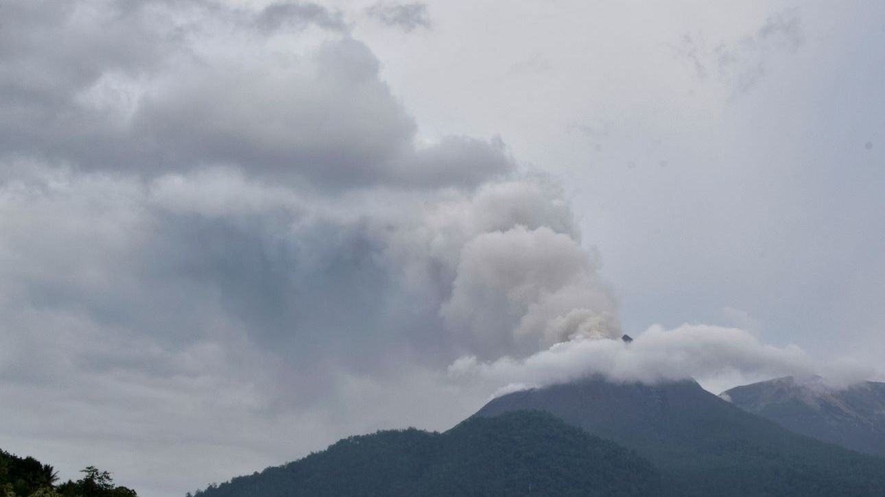 Indonesia’s Laki-laki Volcano on Flores Island Erupts, 9 Killed