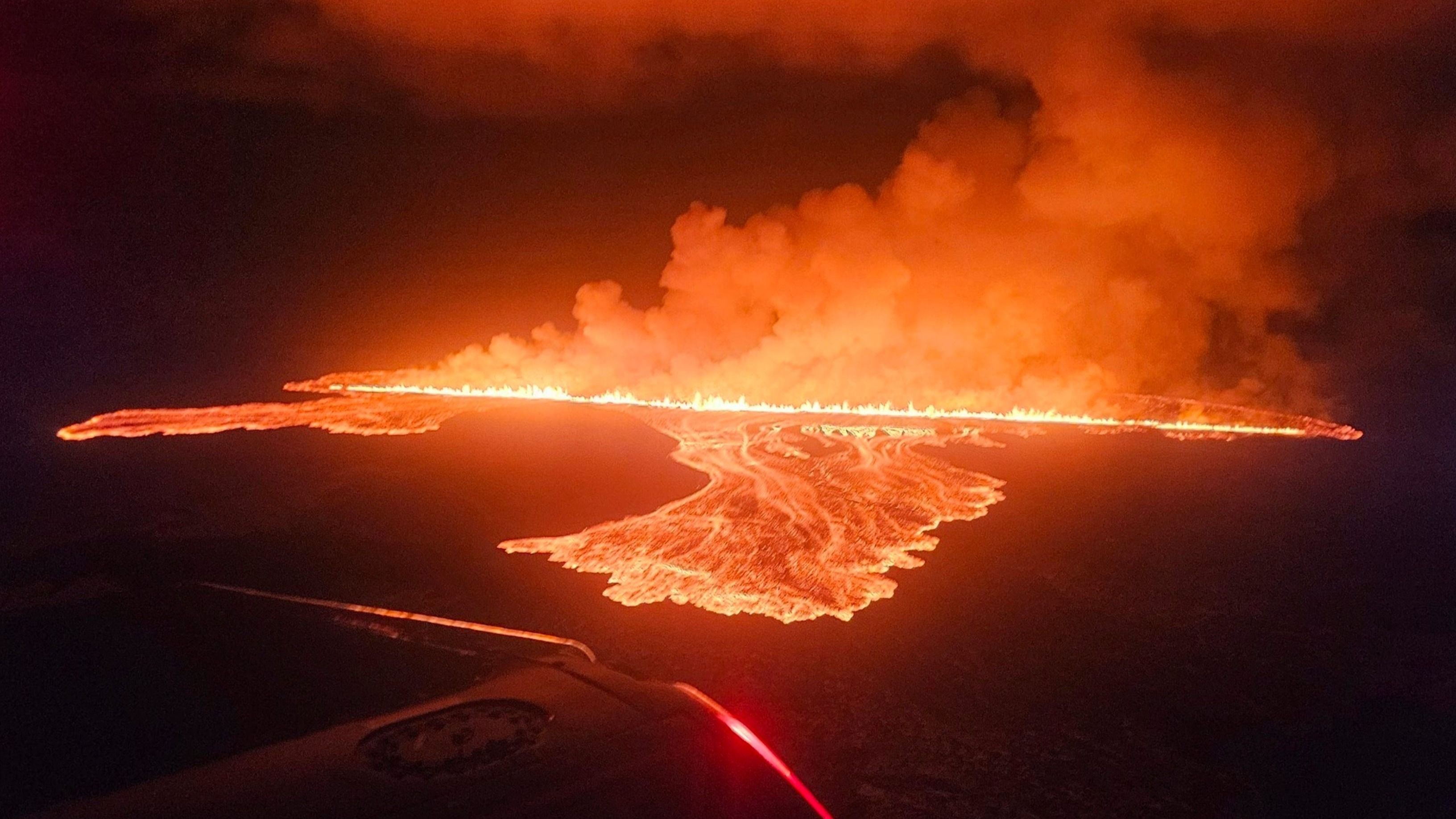 Volcano on Iceland’s Rekjanes Peninsula Erupts for 7th Time in One Year | WATCH