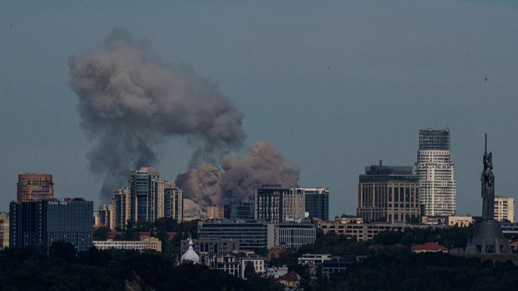 4-Year-Old Among 2 Killed in Kyiv in Overnight Russian Drone and Missile Attack