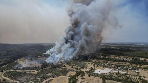 Wildfires in Turkey Threaten Homes on City Outskirts and War Memorials at Gallipoli Site