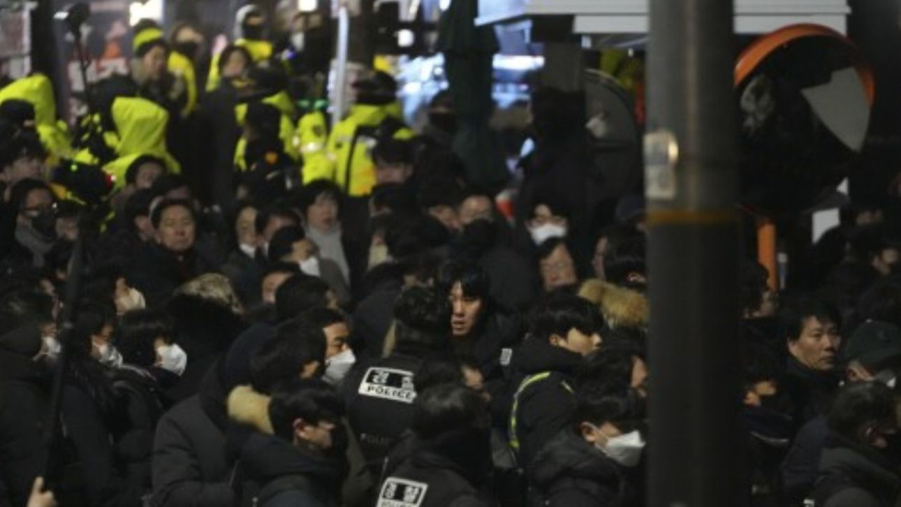 Will South Korea’s Impeached President Yoon Be Arrested Today? Law Enforcement Officials Enter His Residence