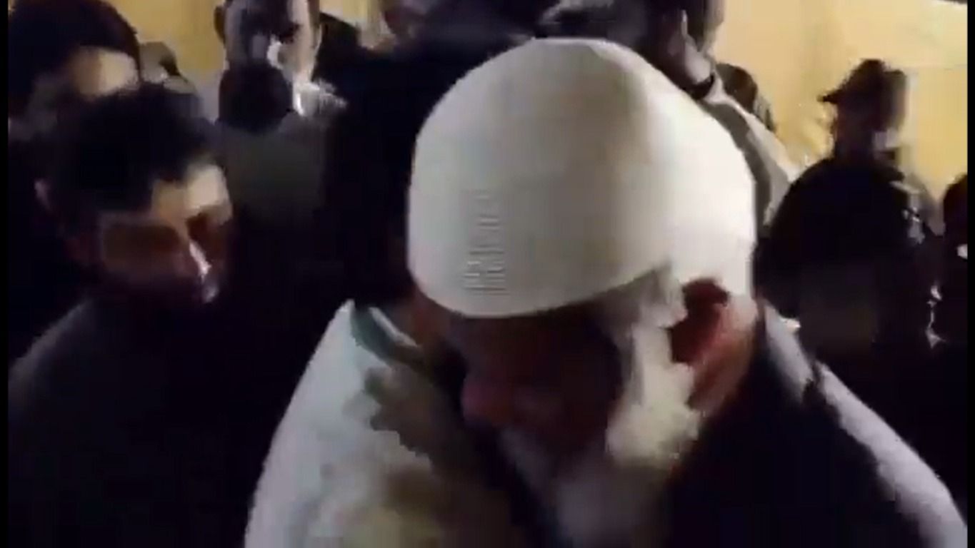 Radical Islamic Preacher Zakir Naik Meets, Hugs Lashkar Terrorists During Pak Visit | Video