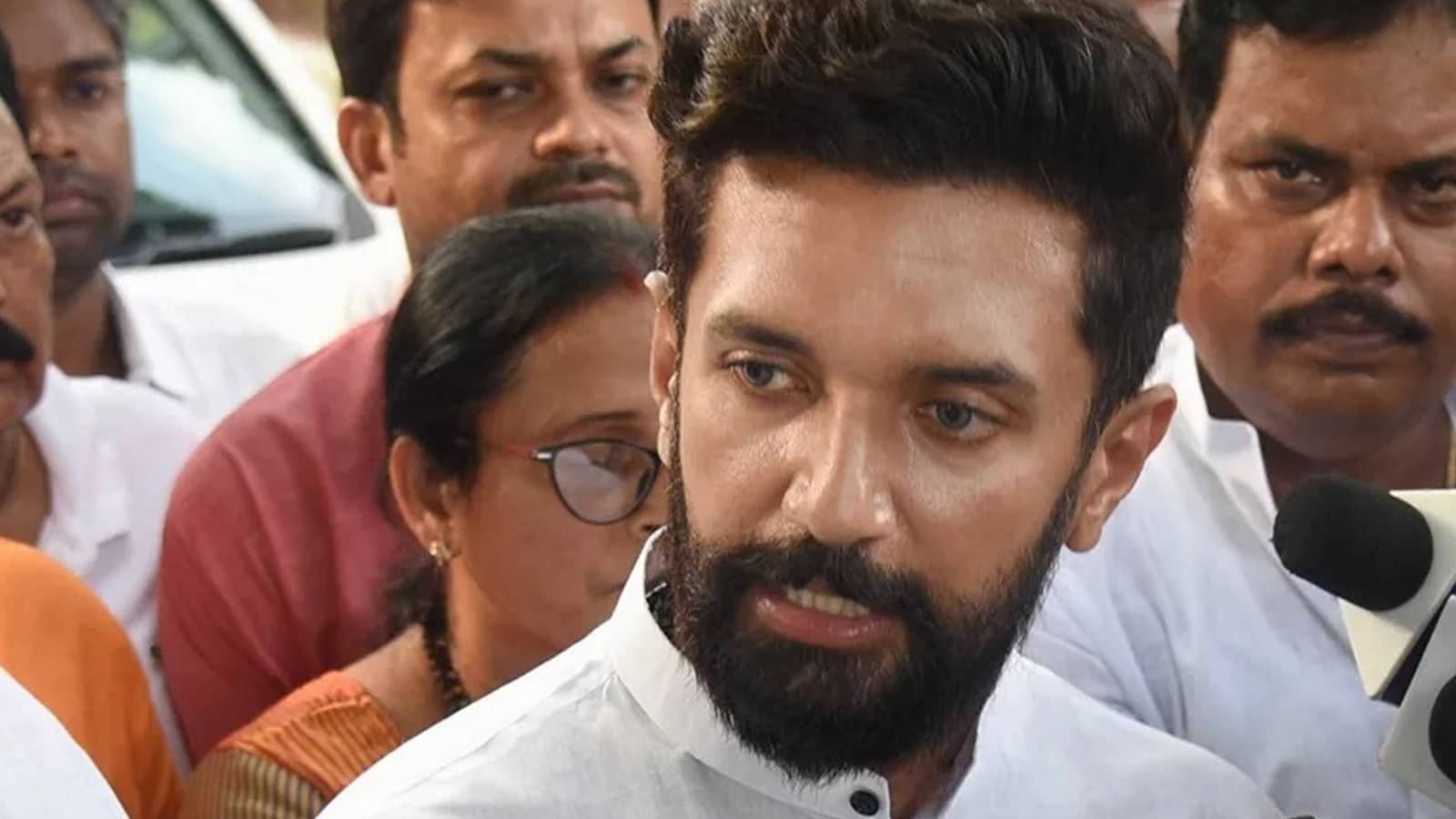चिरग पासवान यांनी पाटना मध्ये म्हटले आहे- ‘मुस्लिम समाजातील डोळ्यांवरील राग, गरीब मुस्लिमांच्या हितासाठी वेळ सांगेल की नाही’