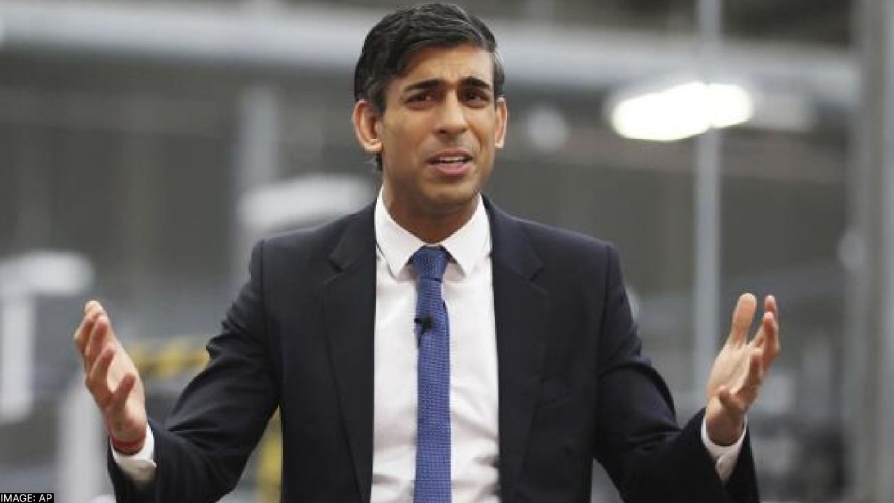 ‘I Am Sorry’: Rishi Sunak Takes Responsibility for Loss in UK Elections