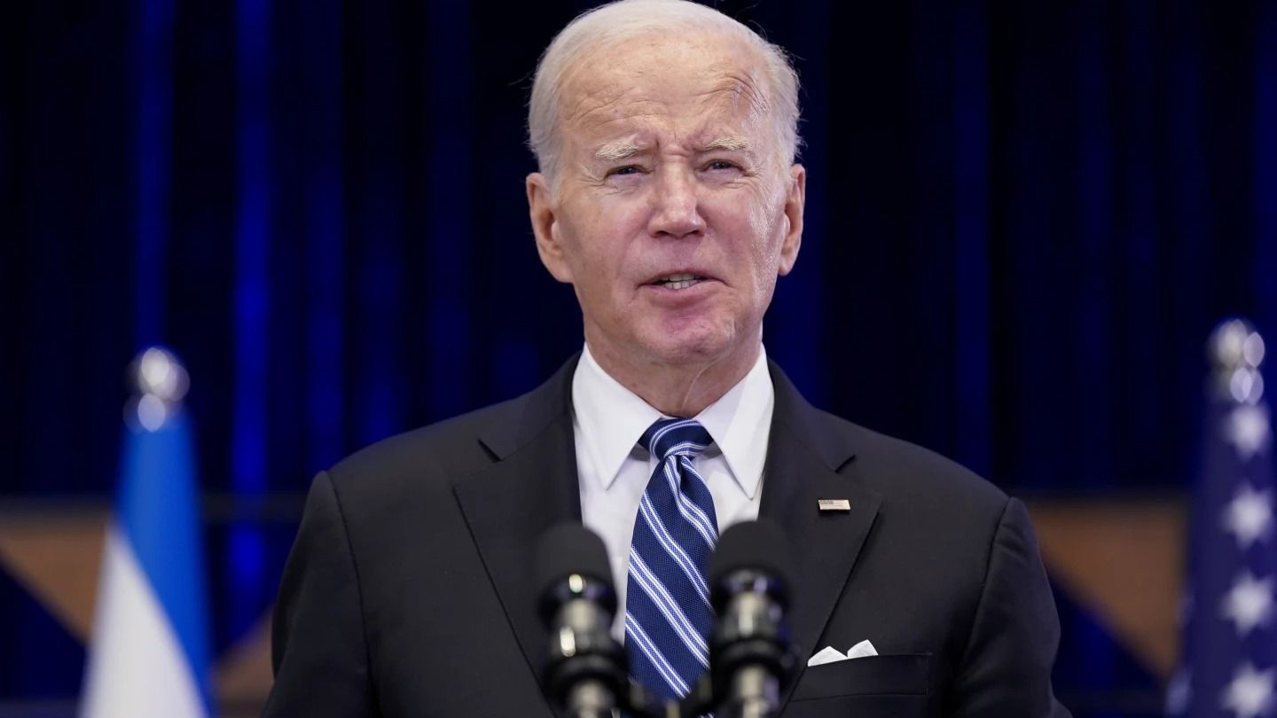 Biden Arrives in Peru for International Summit to Meet Xi Jinping