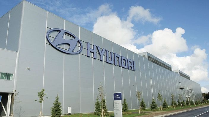 Hyundai Motor in GM Tie-Up Talks; Sees Revenue Growth Slowing in 2025