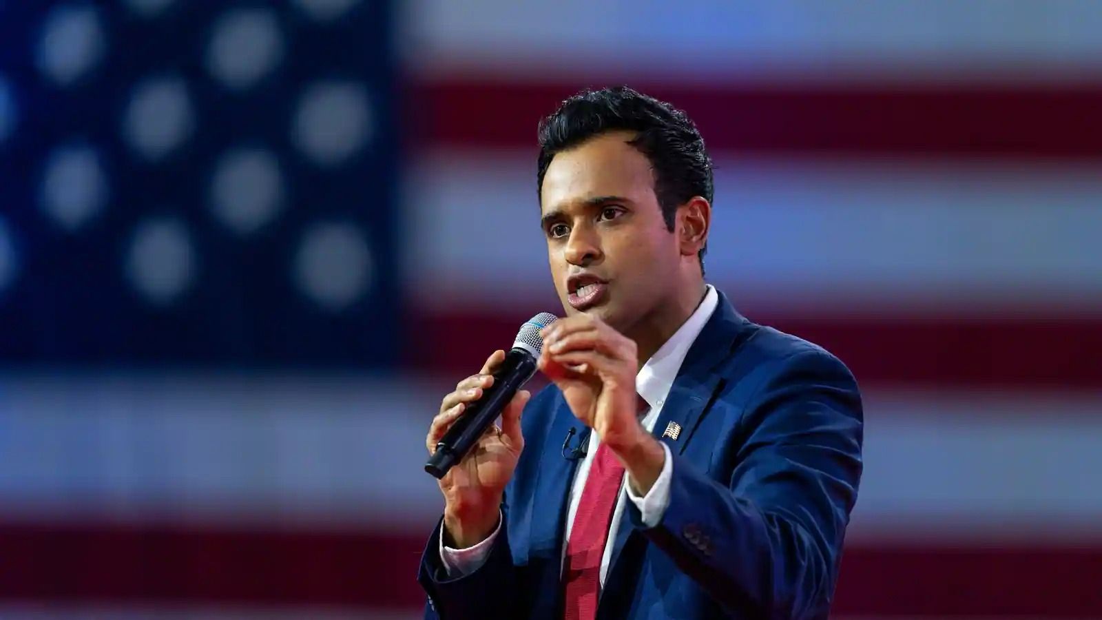 Vivek Ramaswamy Leaves Trump’s Government DOGE Commission, Eyes Ohio Governor’s Race