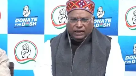 Mamata Proposes Kharge S Name As PM Face Congress Chief Says Will